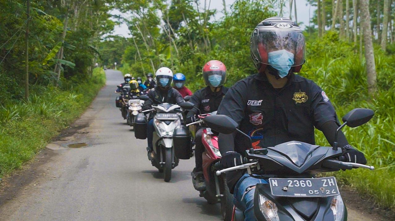 Cari_Aman  Hadapi Jalan Berlubang dan Bergelombang, Begini Caranya